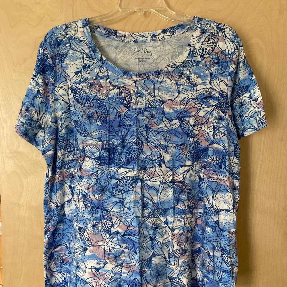 Coral Bay Starfish & Seashells Blue and Pink Short Sleeve Top Women’s Size Large